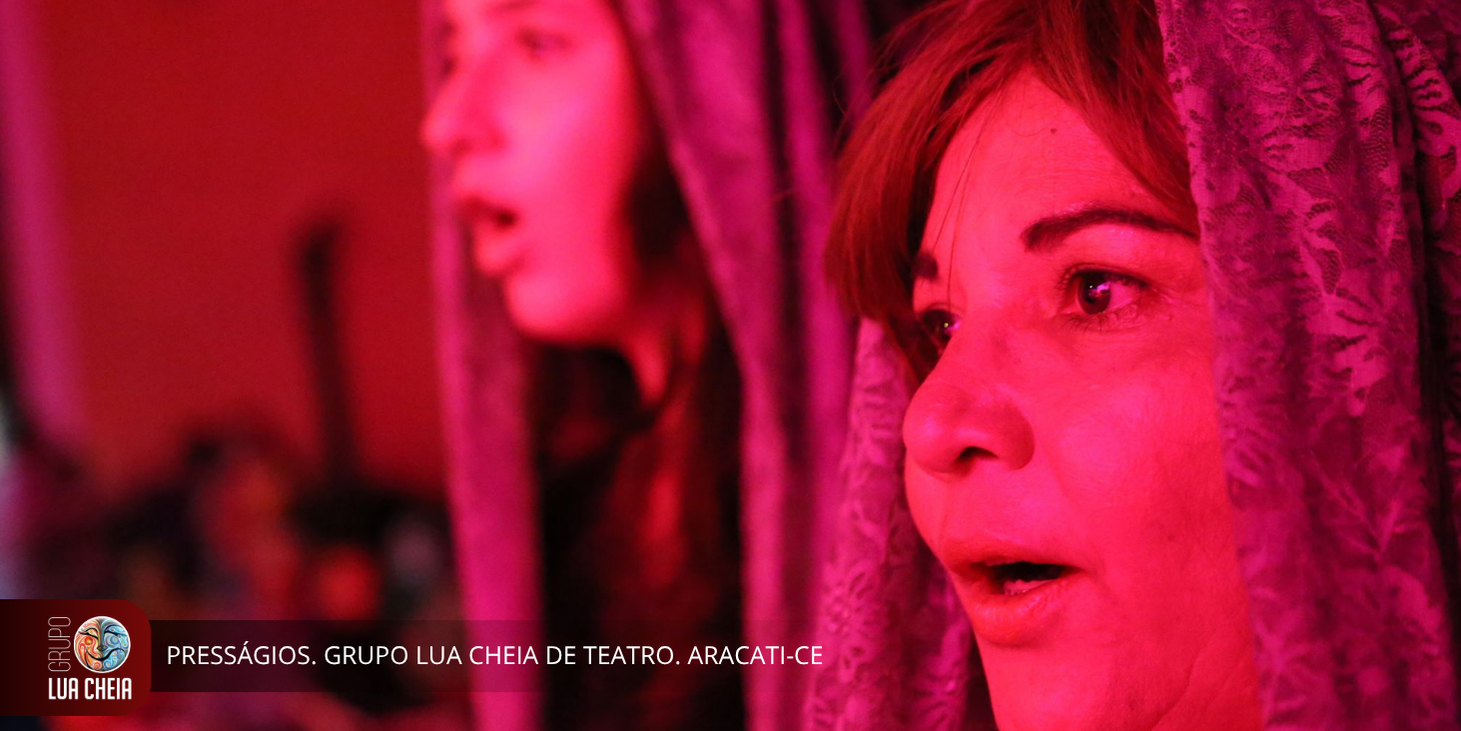 Cena da peça PRESSÁGIOS com as atrizes Aríssia Cidrão e Regina Oliveira. Grupo Lua Cheia. Foto: Marcos Vieira