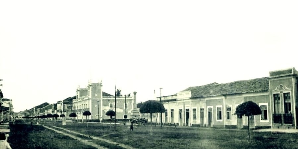 TRECHO DA RUA CORONEL ALEXANZITO, ARACATI - CEARÁ.